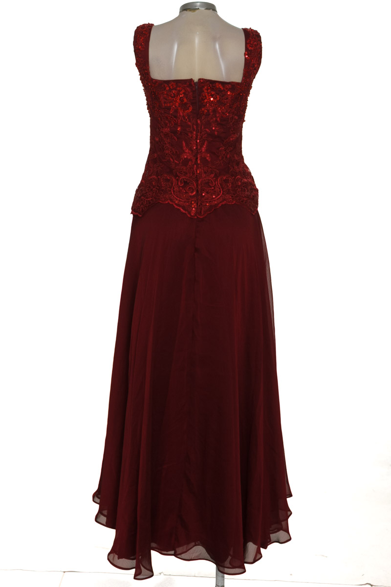 Vestido / Enterizo color Vinotinto - Closeando