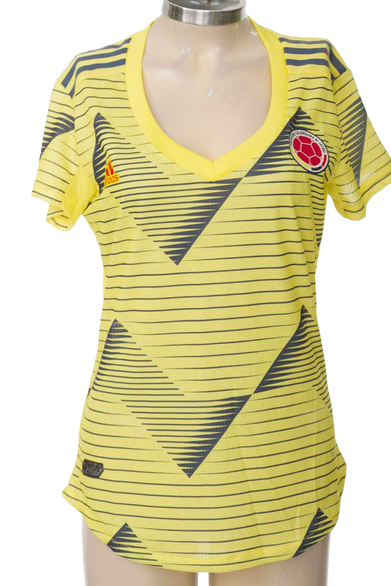 Ropa Deportiva / Salida de Baño color Amarillo - Closeando