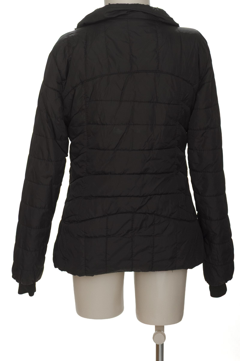 Chaqueta / Abrigo color Negro - Closeando