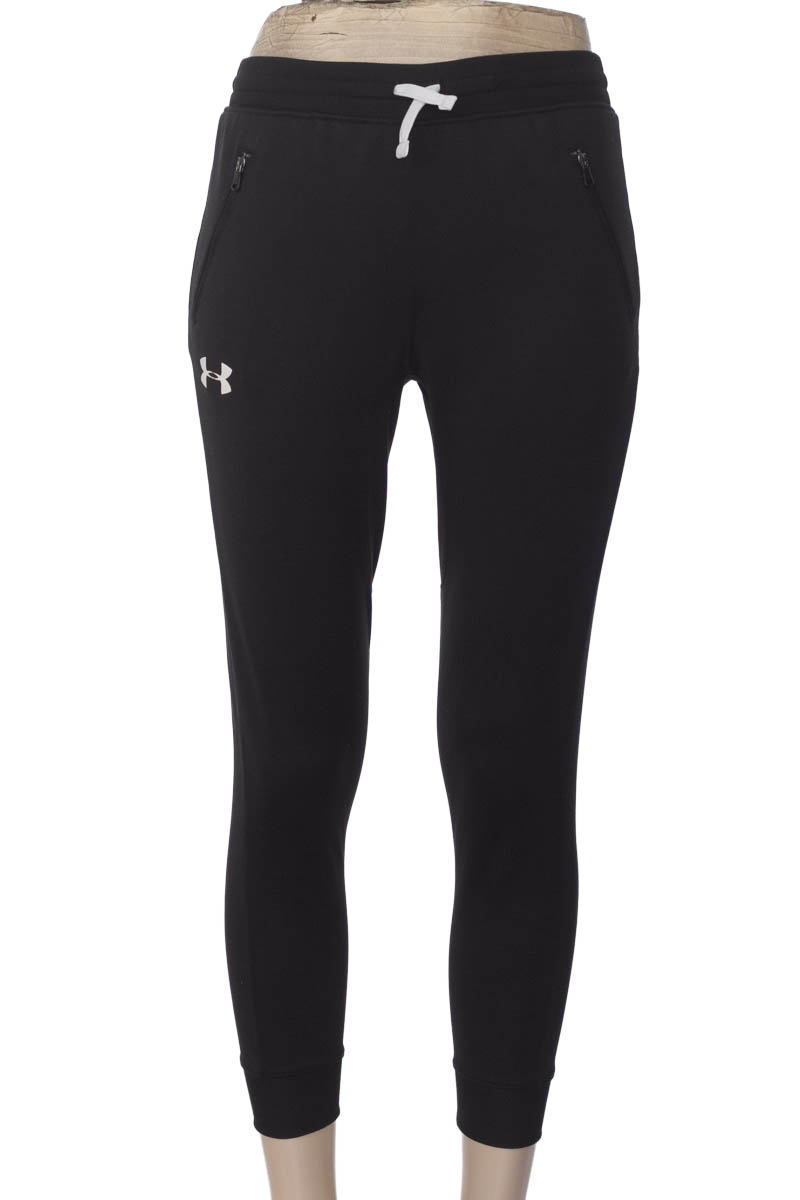 Ropa Deportiva / Salida de Baño color Negro - Under Armour