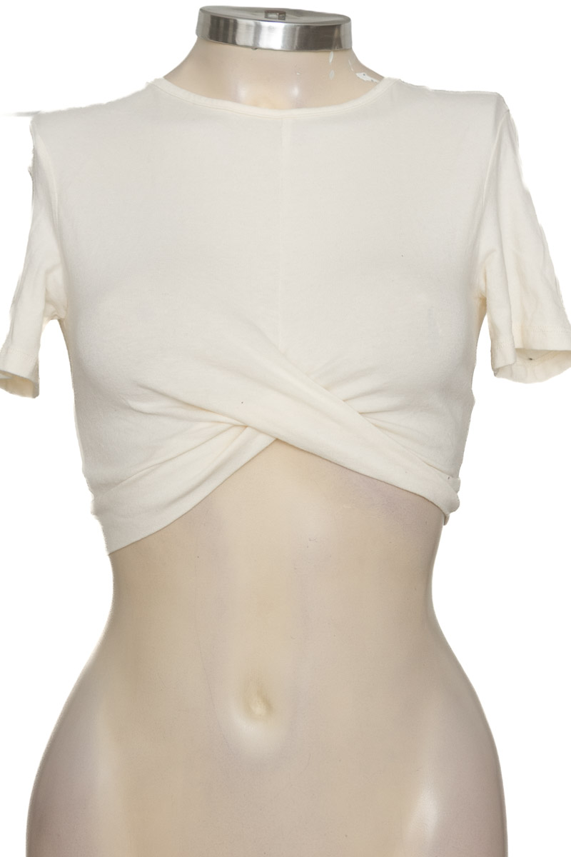 Top / Camiseta color Beige - Stradivarius