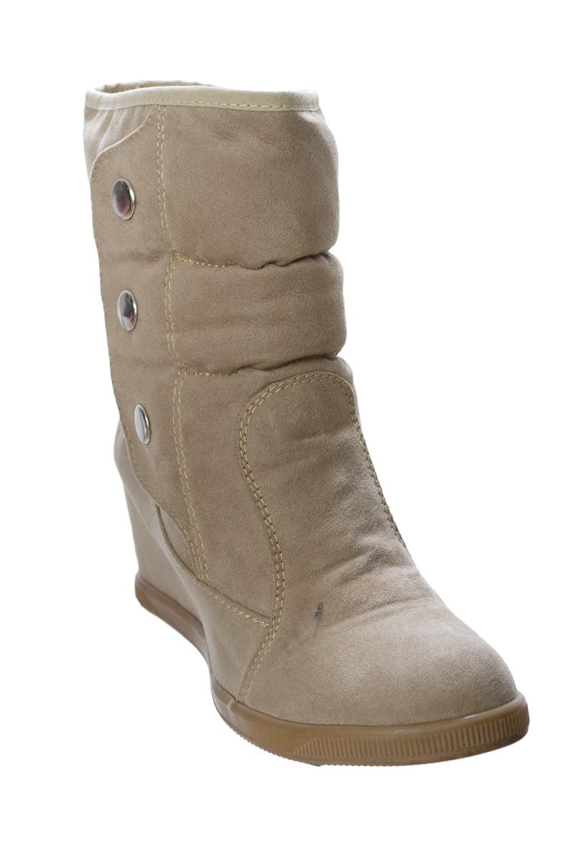 Zapatos color Beige - Closeando