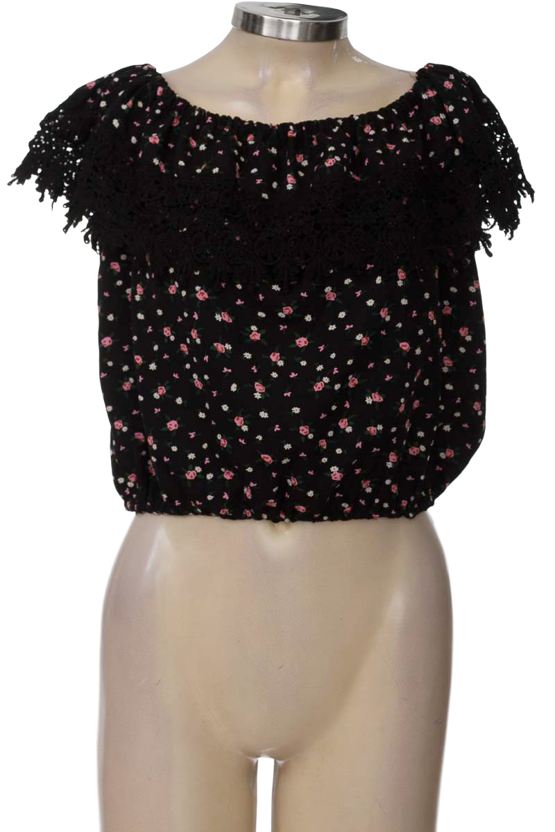Top / Camiseta color Negro - Amore