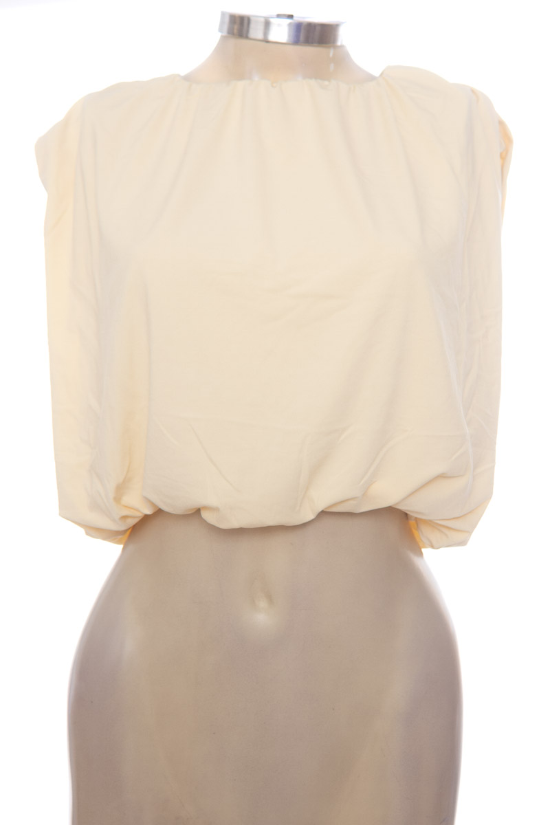 Top / Camiseta color Amarillo - H&M