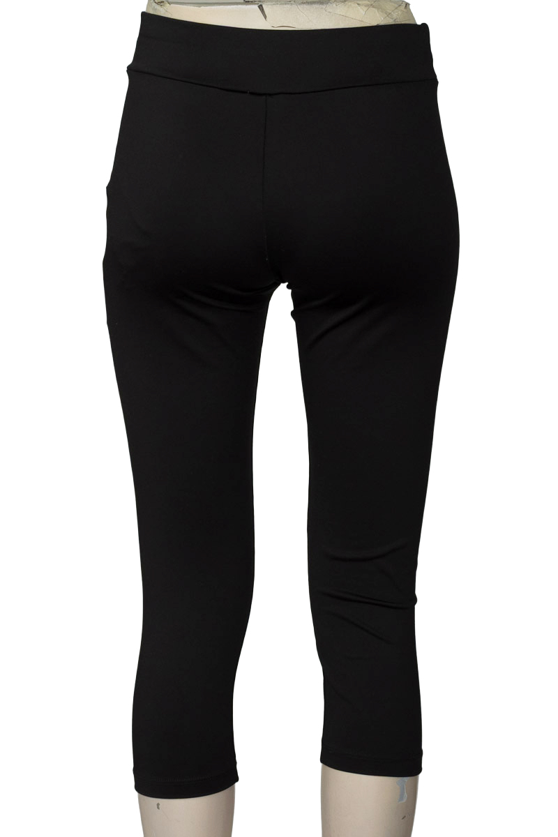 Ropa Deportiva / Salida de Baño color Negro - Yerba Buena