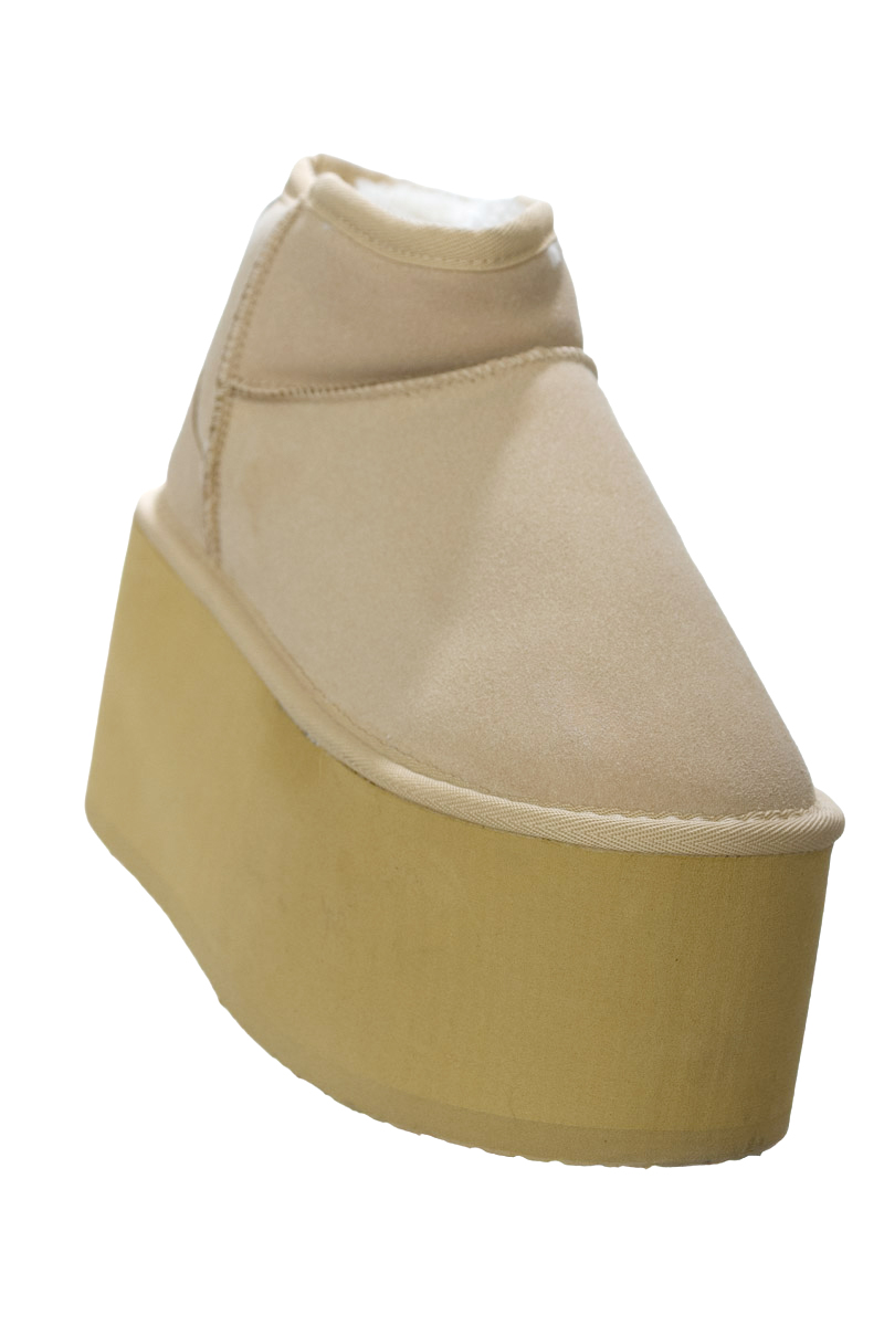 Zapatos color Beige - Closeando