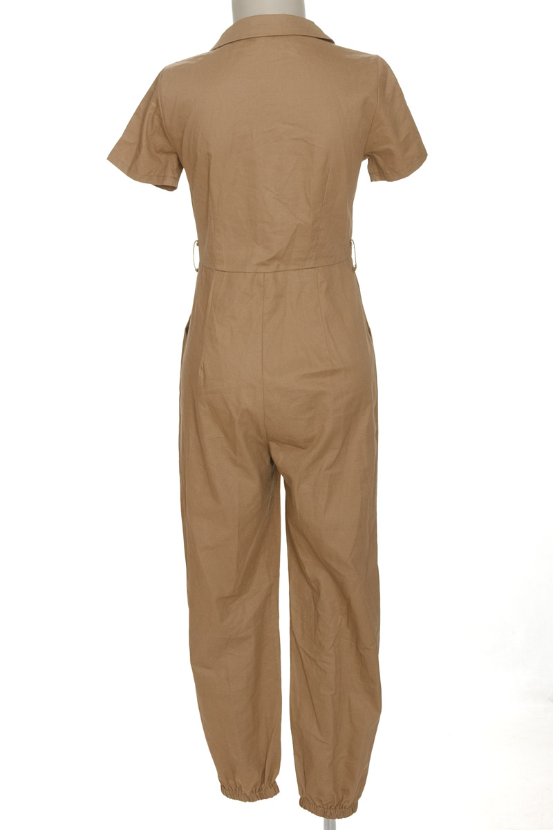 Vestido / Enterizo color Beige - Closeando