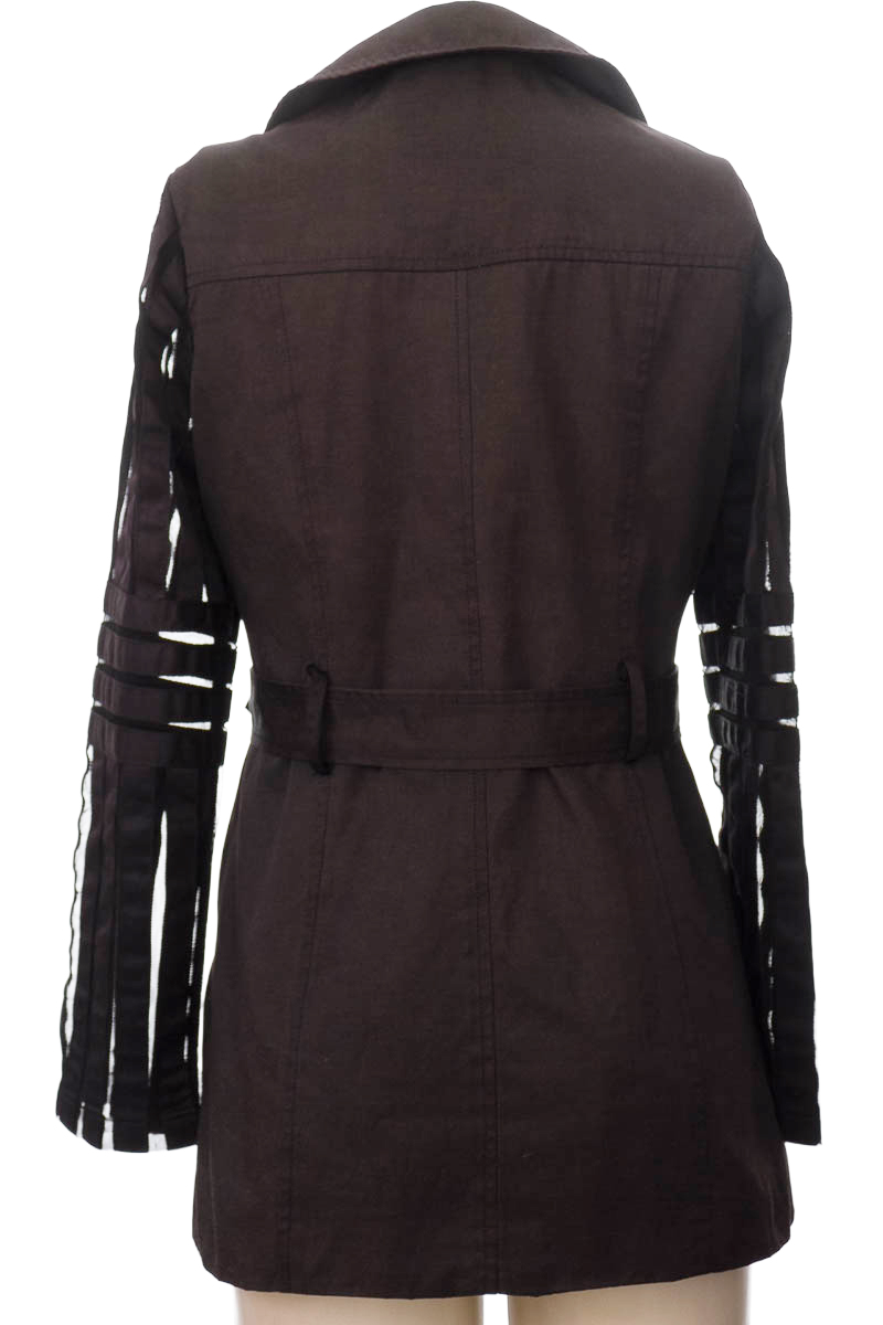 Chaqueta / Abrigo color Negro - Closeando