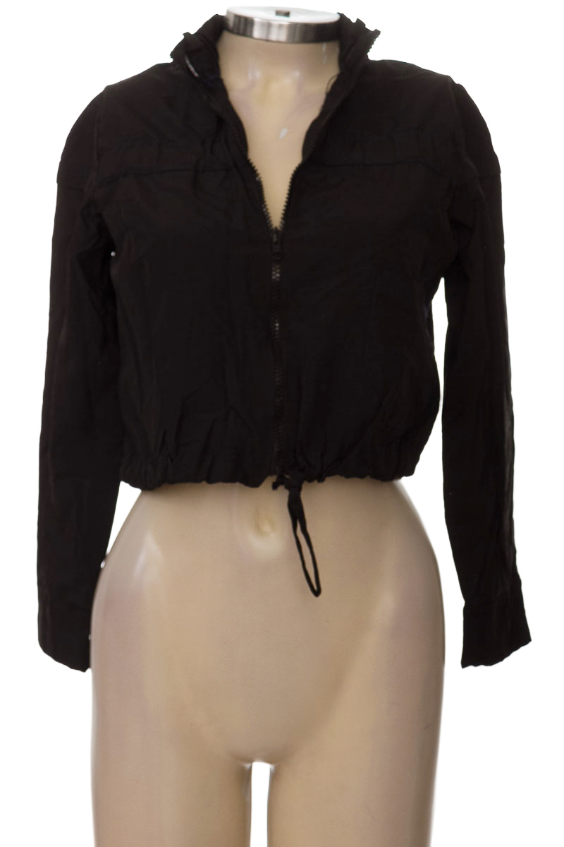 Chaqueta / Abrigo color Negro - Closeando