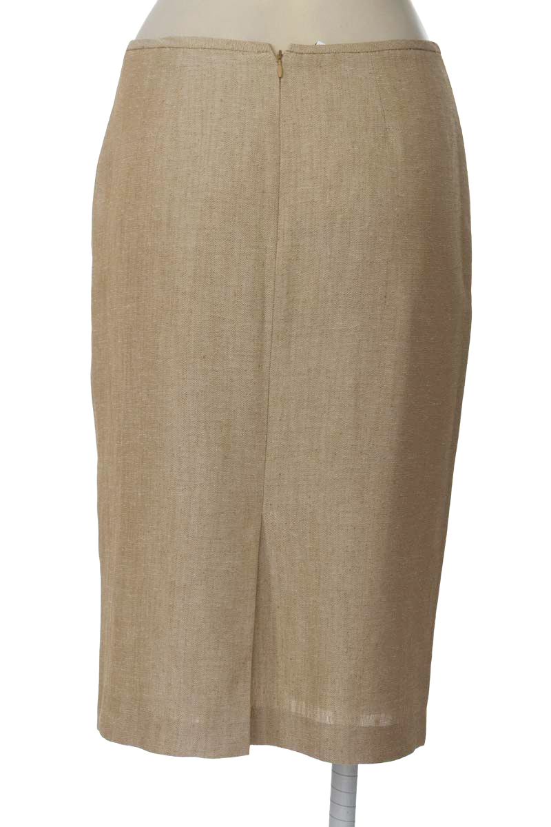 Falda color Beige - Closeando