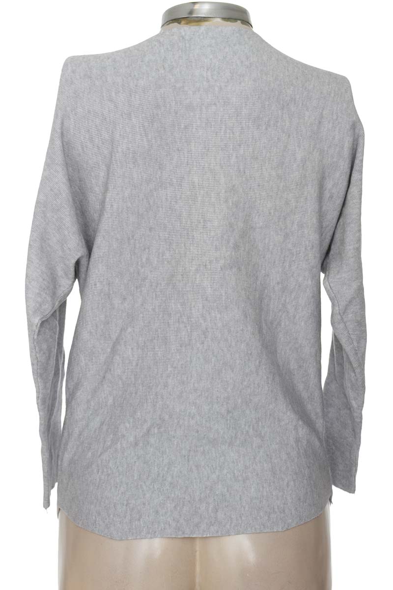 Sweater color Gris - Closeando