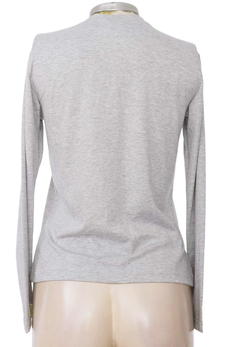 Top / Camiseta color Gris - Closeando