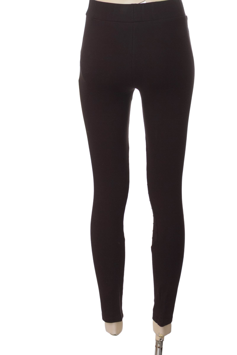 Pantalones color Rosado - Basement