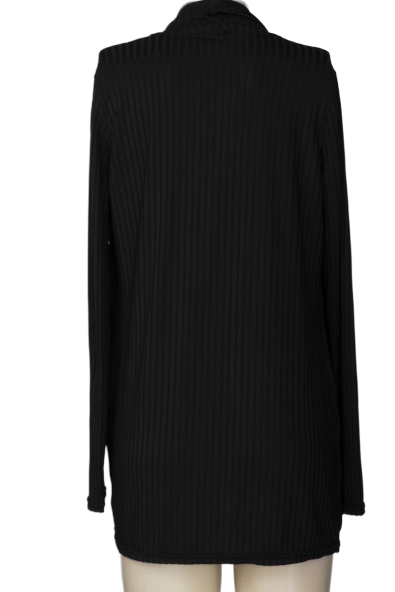 Blusa color Negro - Closeando