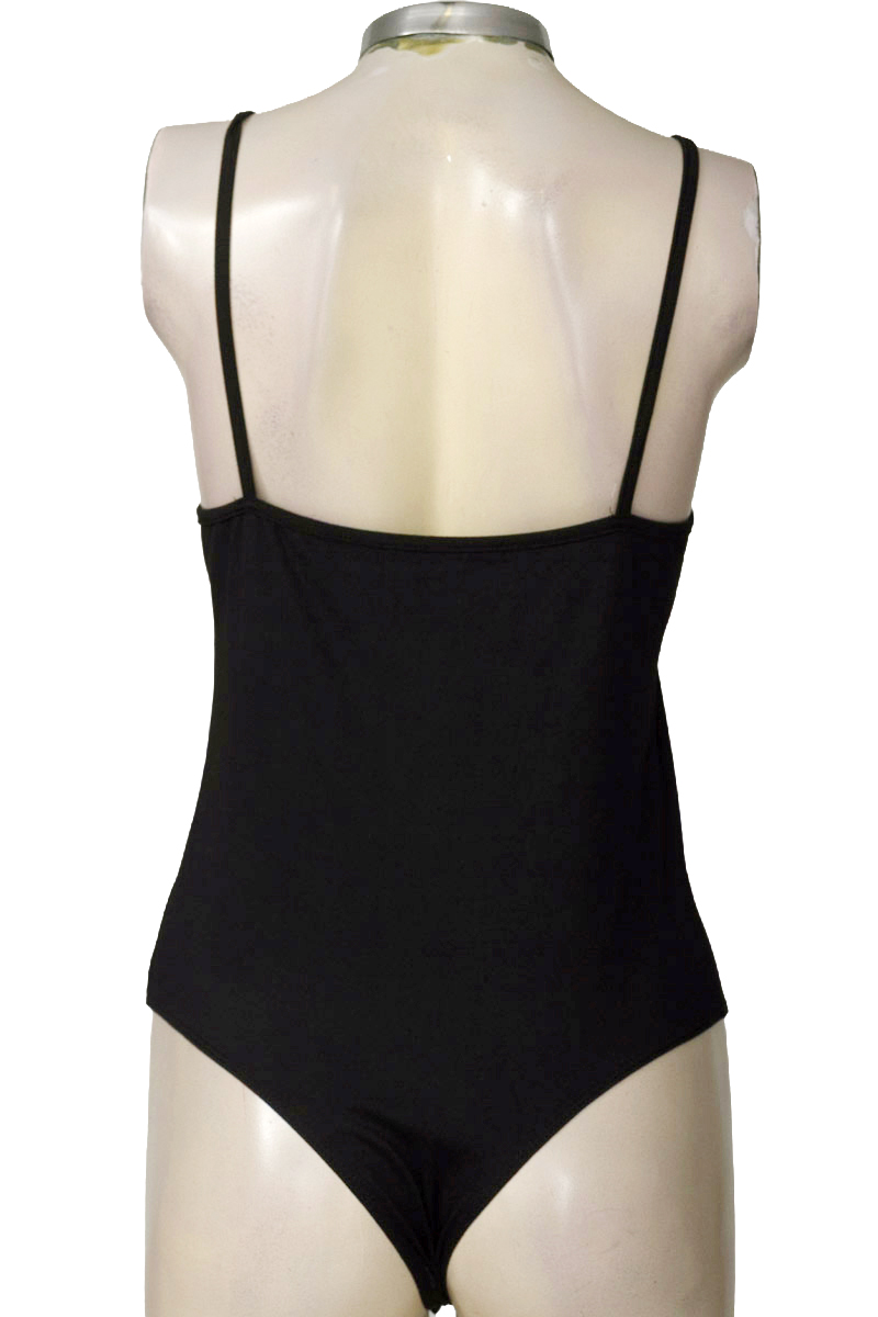Top / Camiseta color Negro - Closeando