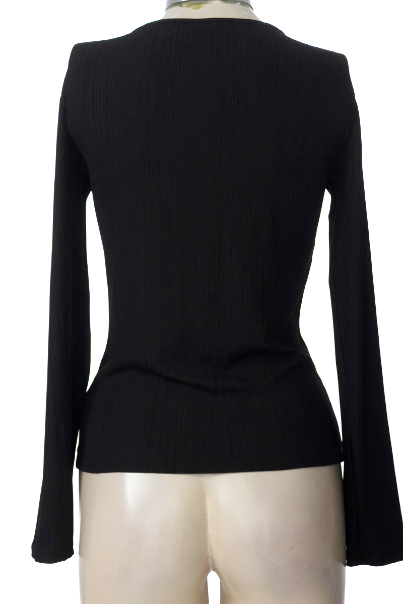 Top / Camiseta color Negro - Real Human