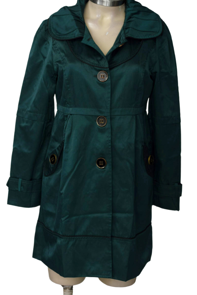 Chaqueta / Abrigo color Verde - Closeando