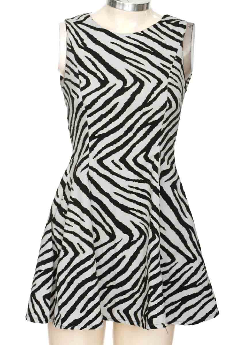 Vestido / Enterizo color Blanco - Closeando