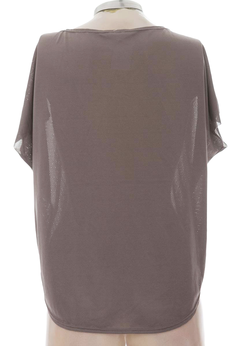 Ropa Deportiva / Salida de Baño color Gris - Yazo