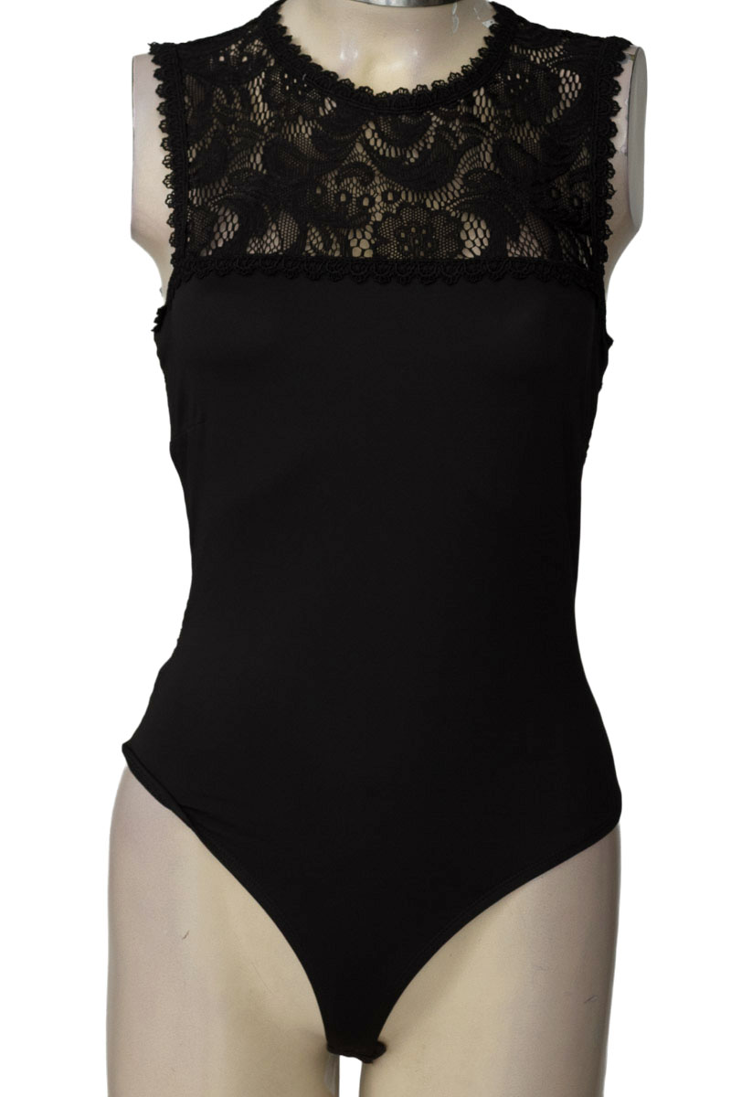 Top / Camiseta color Negro - ELA