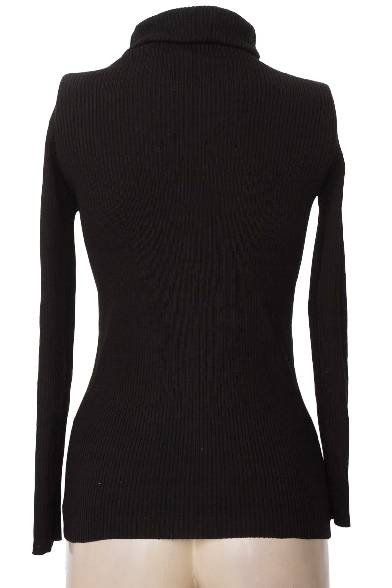 Sweater color Negro - Closeando