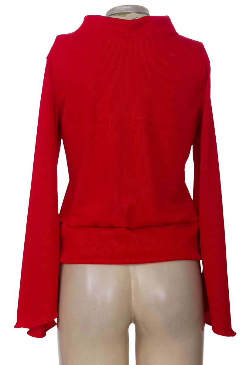 Sweater color Rojo - Closeando