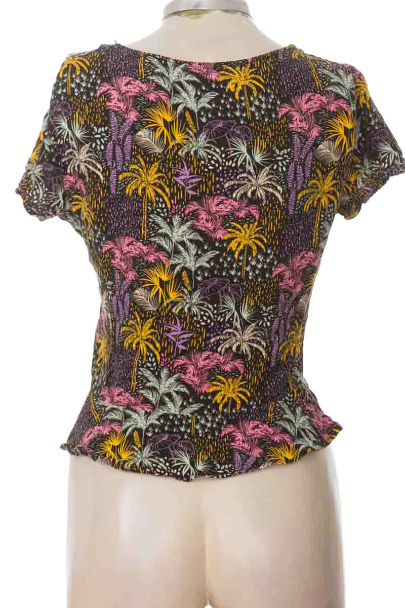 Top / Camiseta color Negro - Sybilla