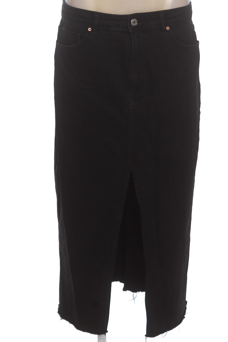 Falda color Negro - Stradivarius