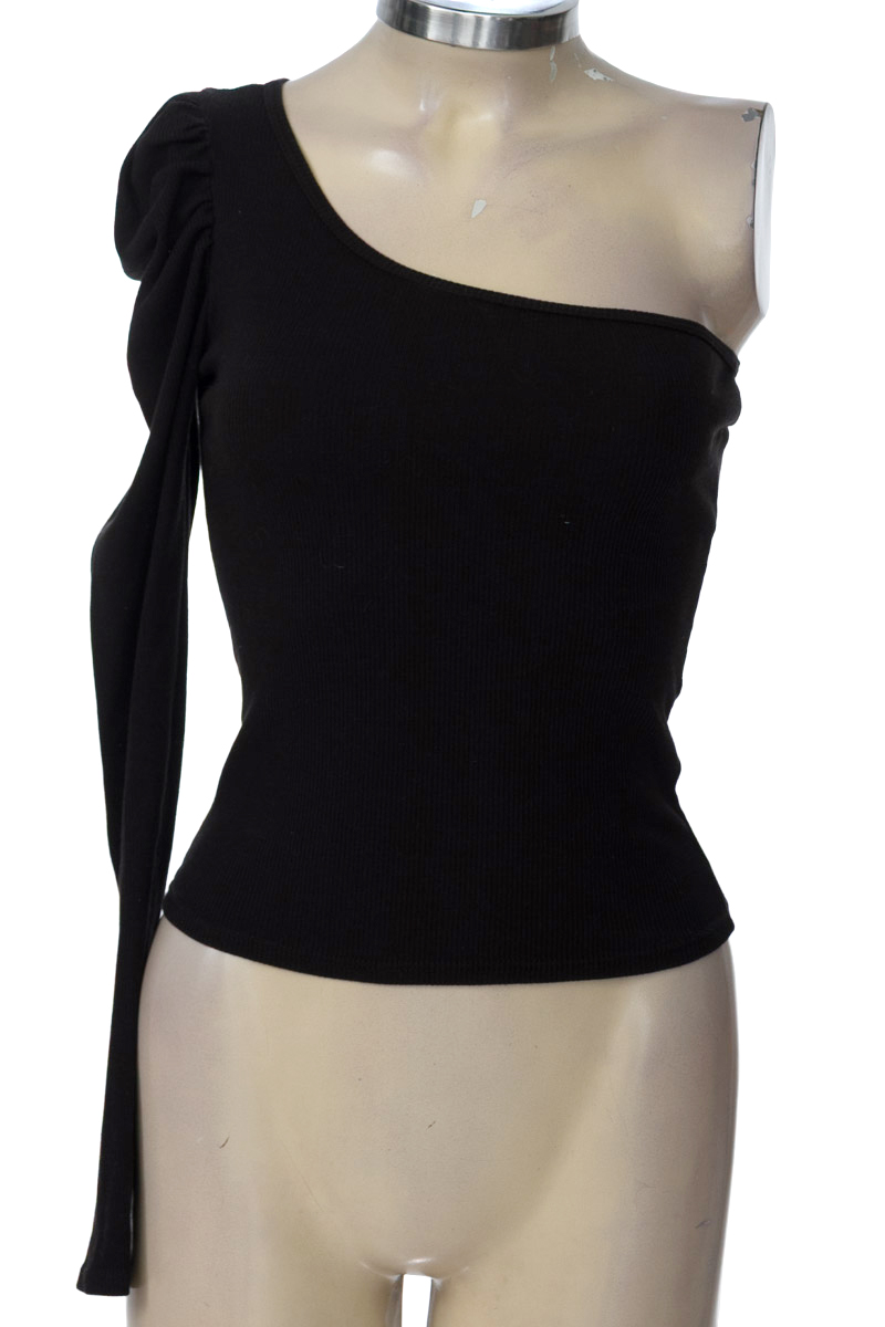 Top / Camiseta color Negro - Carmel