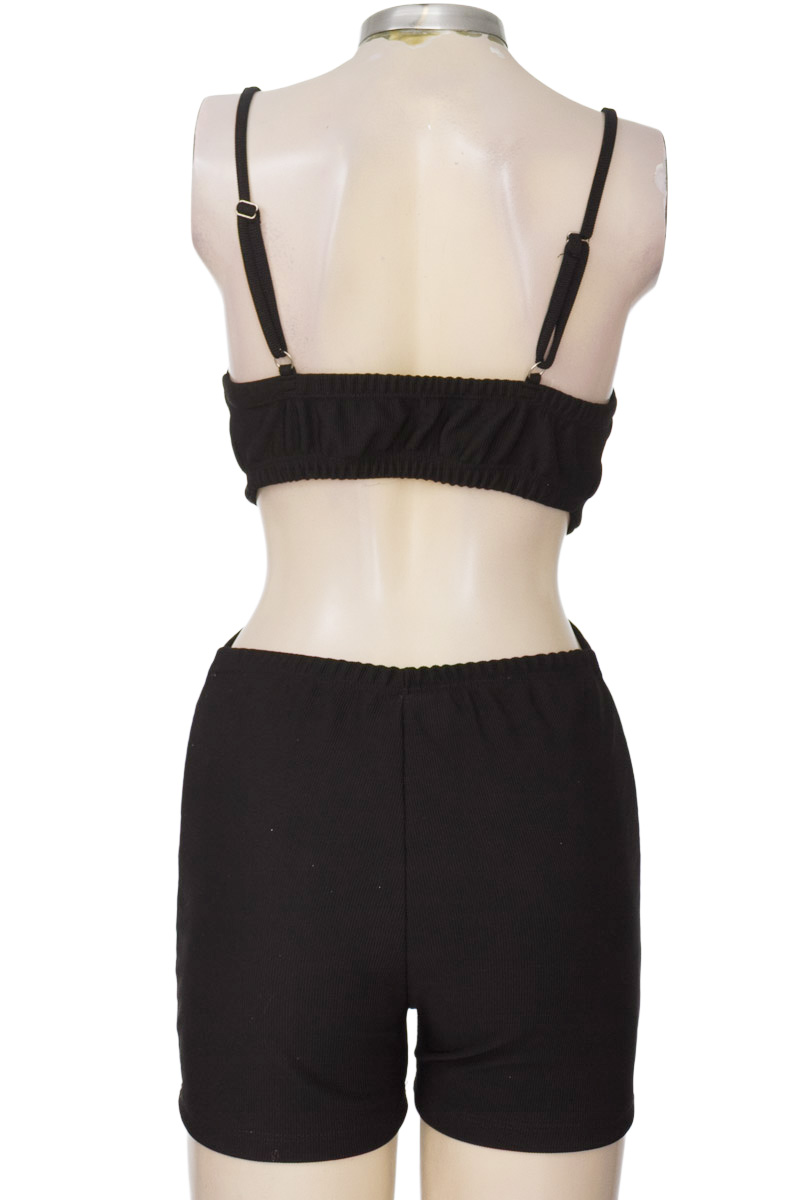 Vestido / Enterizo color Negro - Solo chicas