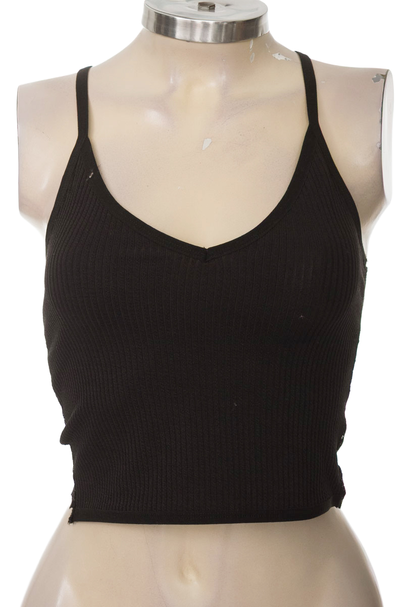 Top / Camiseta color Negro - Closeando