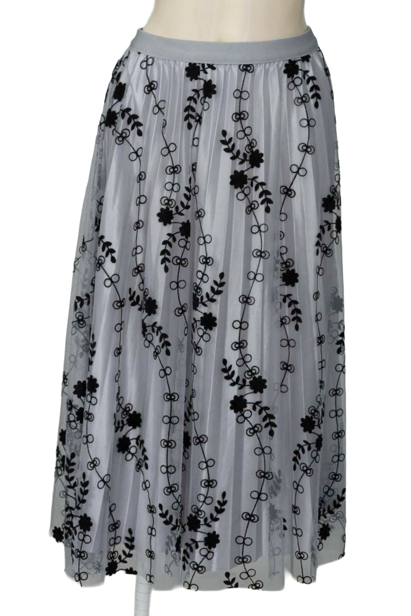 Falda color Gris - Closeando