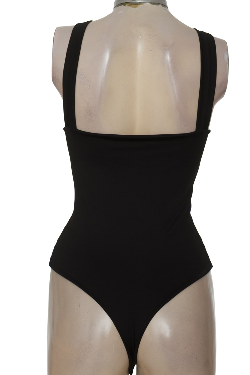 Top / Camiseta color Negro - We Love Luana