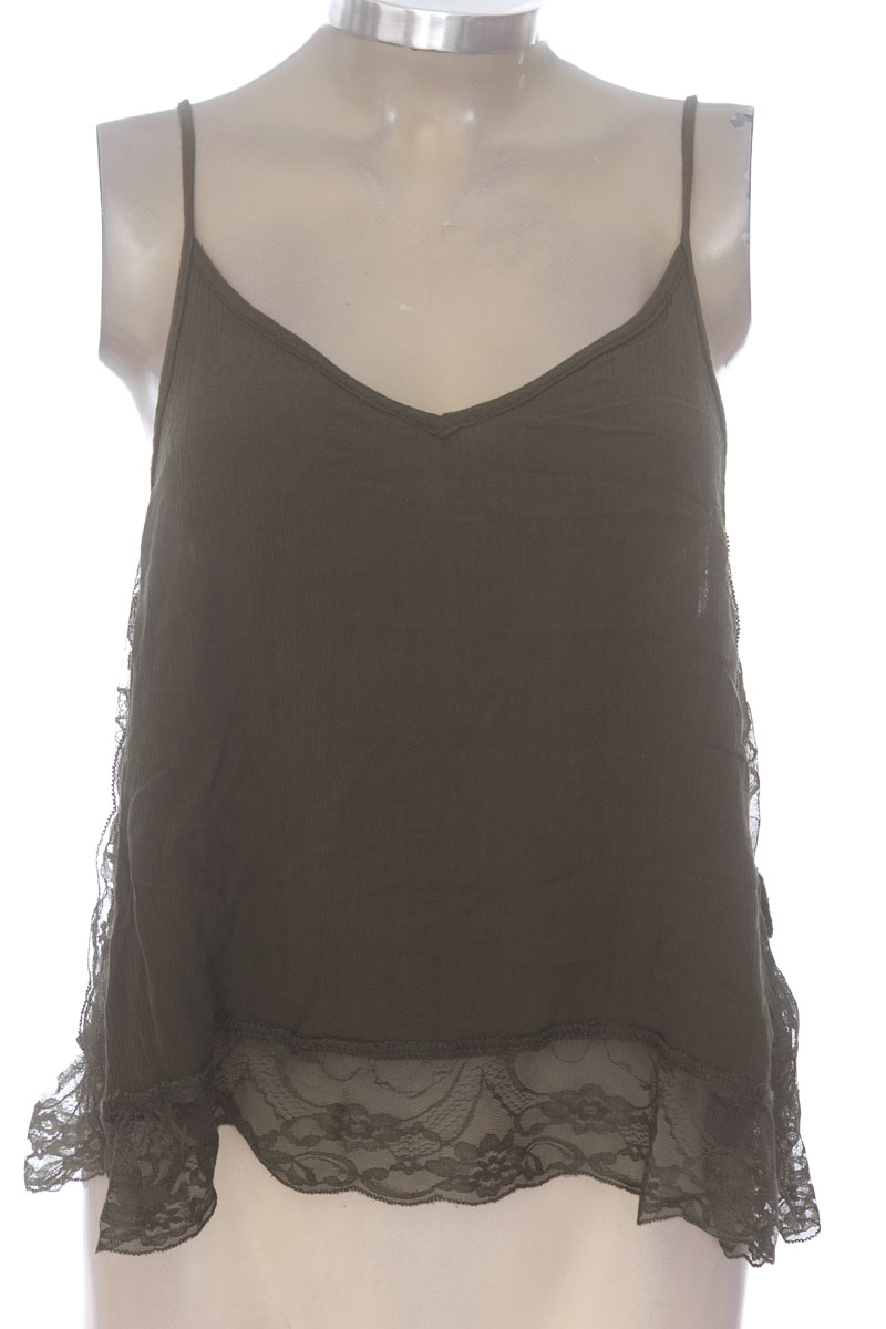 Top / Camiseta color Verde - Pull & Bear