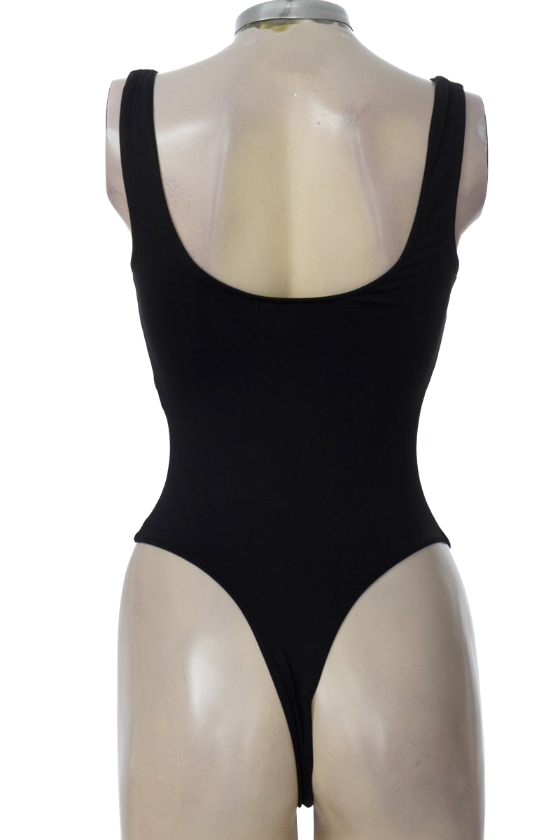 Top / Camiseta color Negro - Bershka