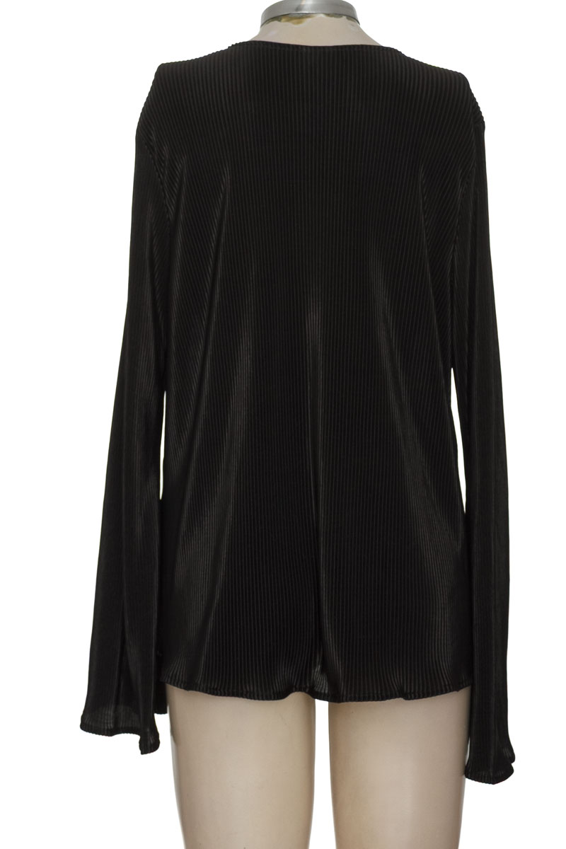 Blusa color Negro - APOLOGY