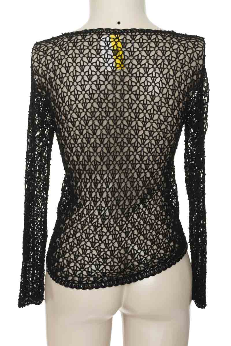 Sweater color Negro - Closeando