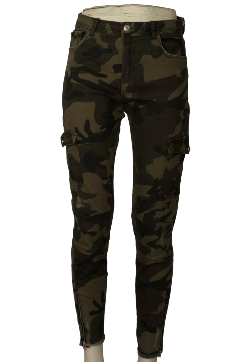 Pantalones color Verde - Bershka