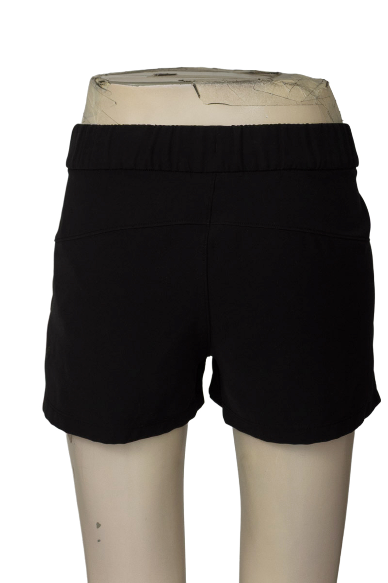 Short color Negro - Closeando