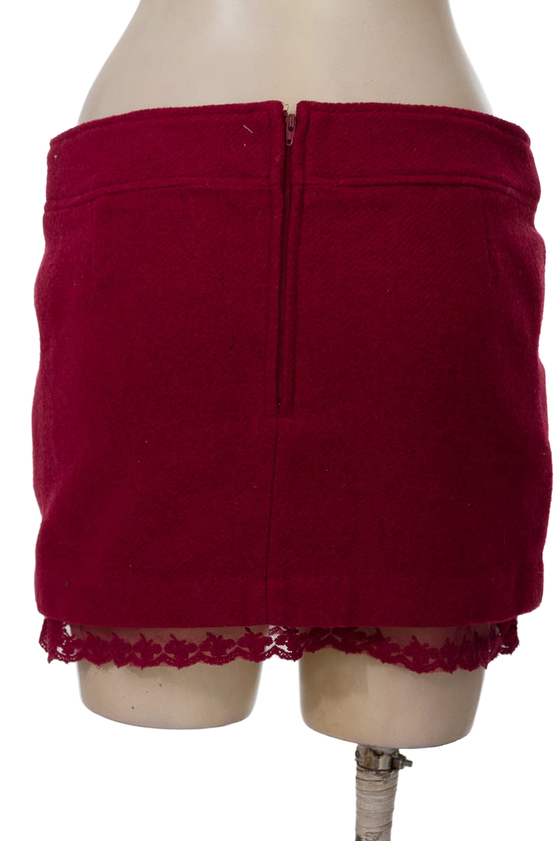 Falda color Vinotinto - Pronto