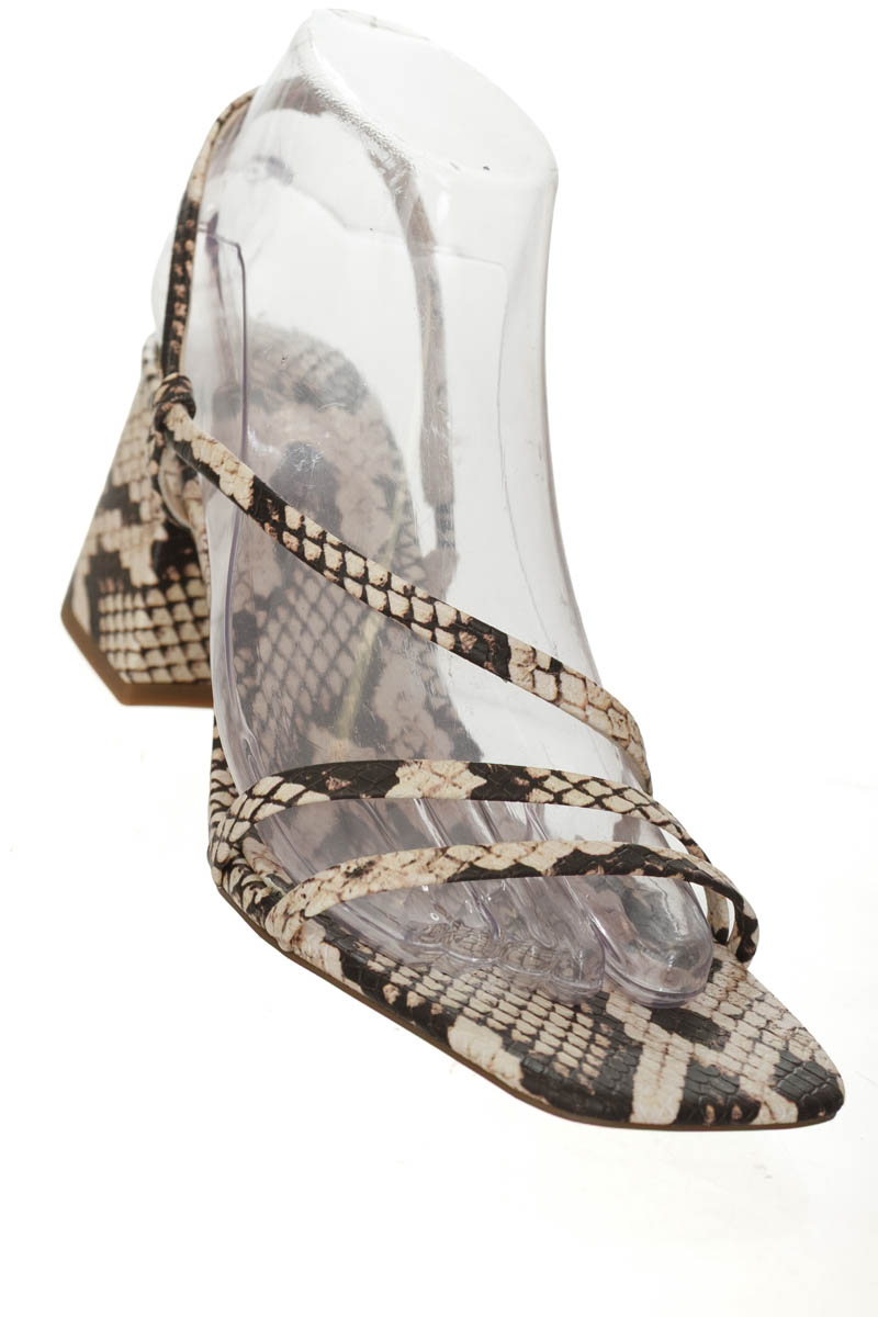 Zapatos color Beige - Zara