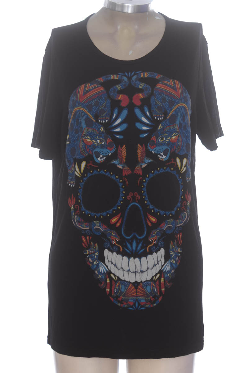 Top / Camiseta color Negro - Closeando