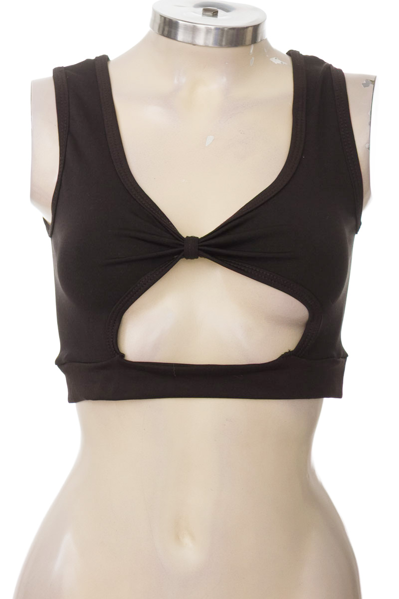 Top / Camiseta color Negro - Closeando