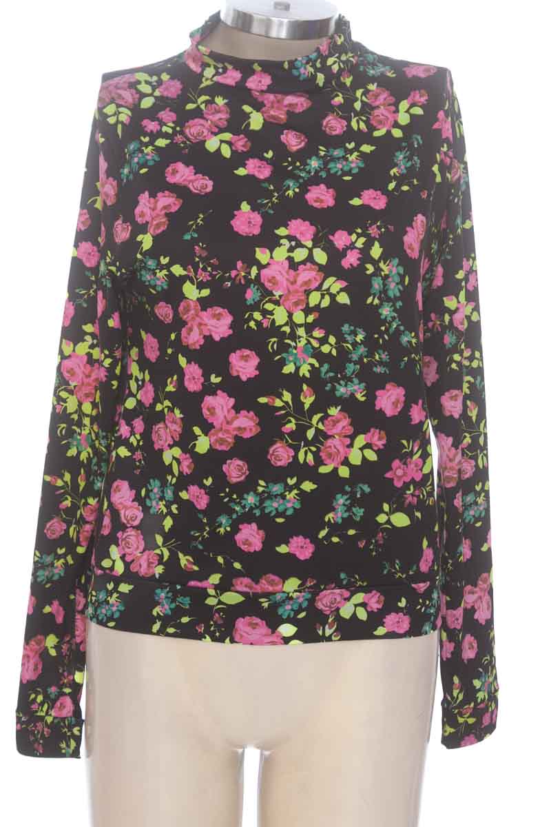 Top / Camiseta color Negro - Vivi