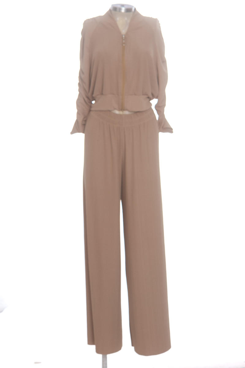 Vestido / Enterizo color Beige - Bodyfit