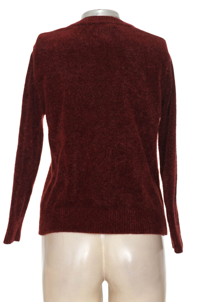 Sweater color Vinotinto - Closeando