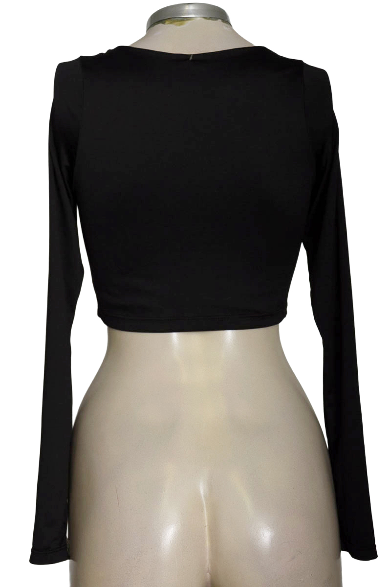 Top / Camiseta color Negro - Closeando