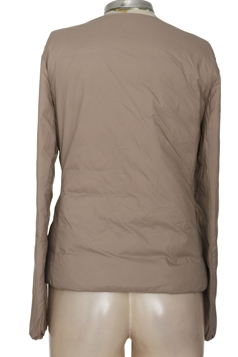 Chaqueta / Abrigo color Gris - Closeando