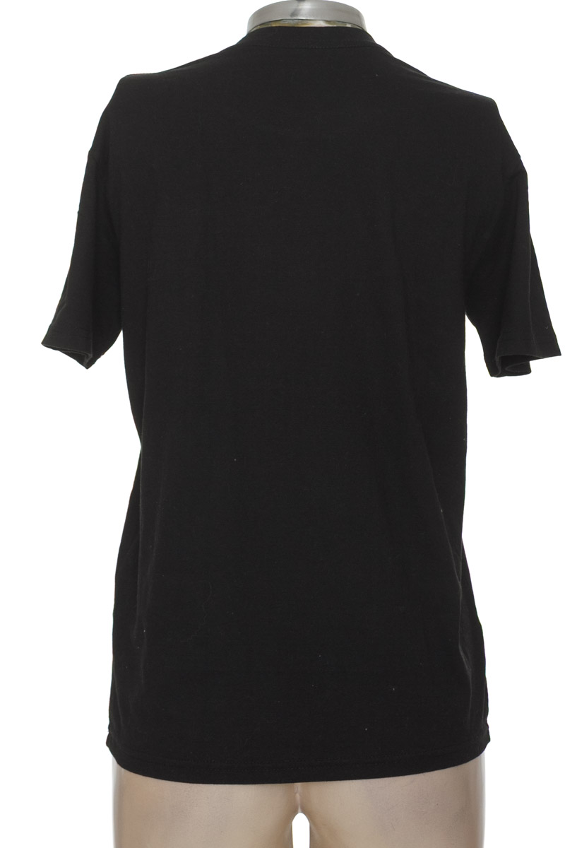 Top / Camiseta color Negro - Closeando