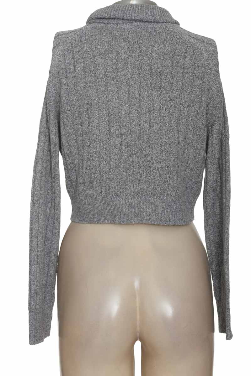 Sweater color Gris - Closeando